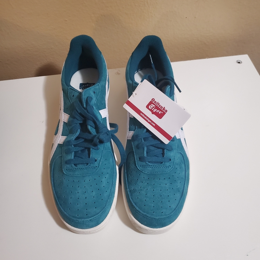 Shoes - Picture 1 of 3